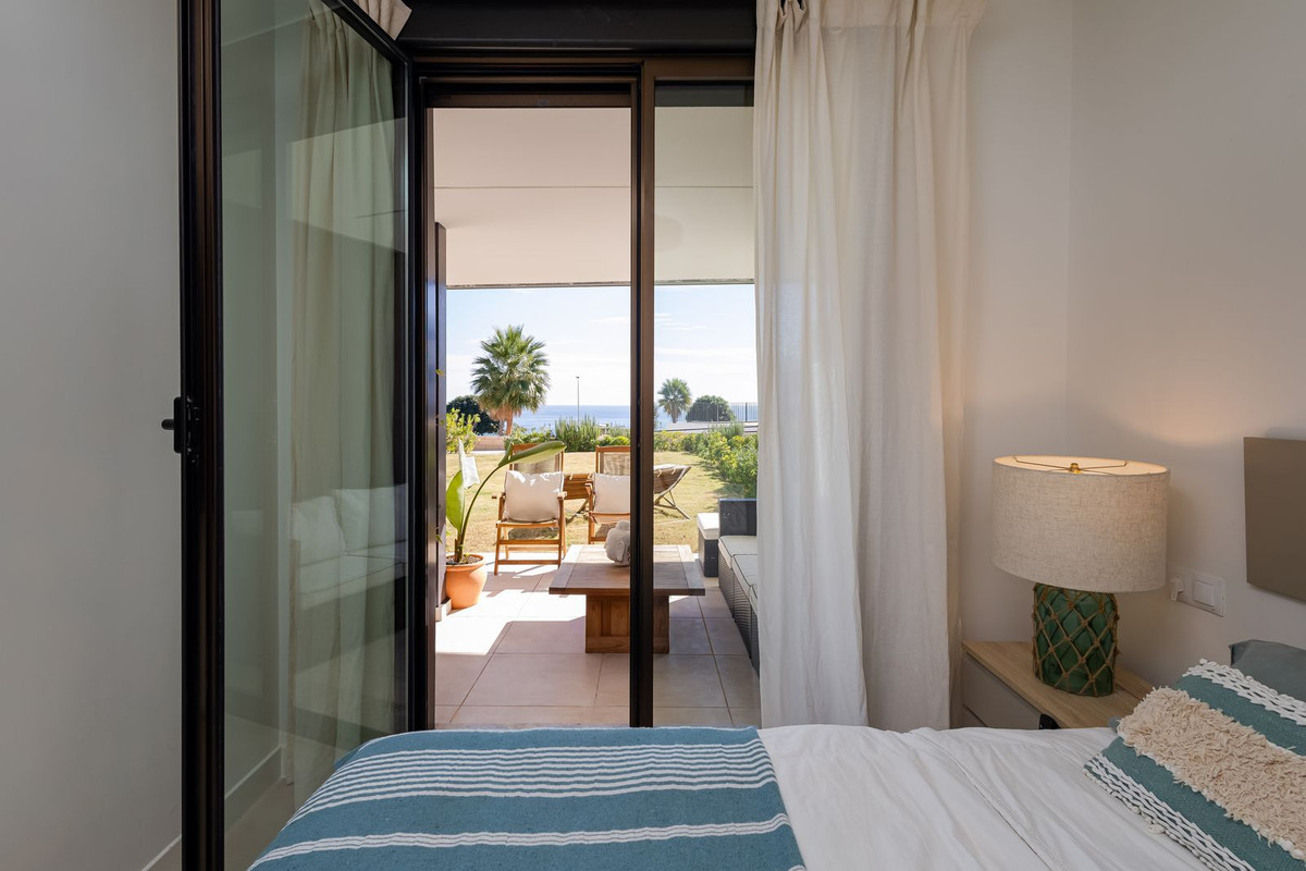 2 Bedroom Apartment in Casares - Photo 11