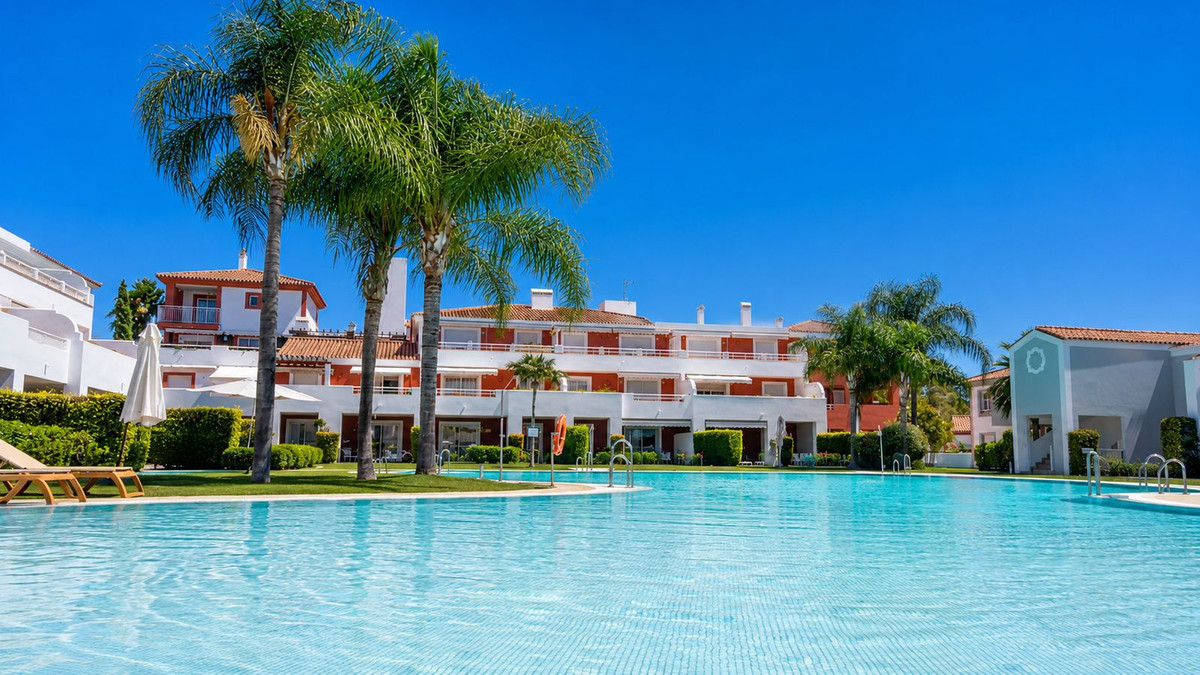 Apartment in El Paraiso