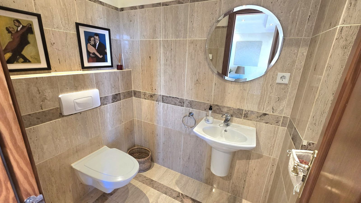 7 Bedroom Villa in Marbella - Photo 35