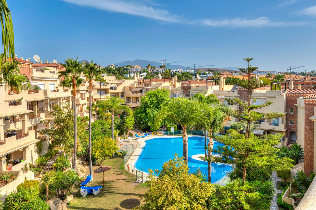 1 Bedroom Apartment in Benahavís - Photo 23