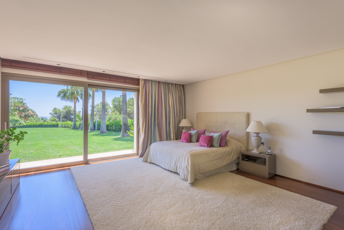 9 Bedroom Villa in Marbella - Photo 15