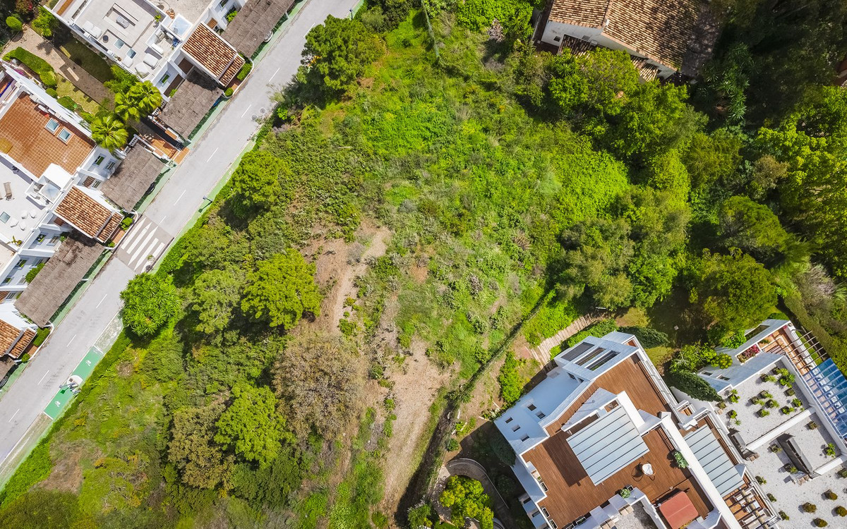 1,329 m² Plot in Benahavís - Photo 15