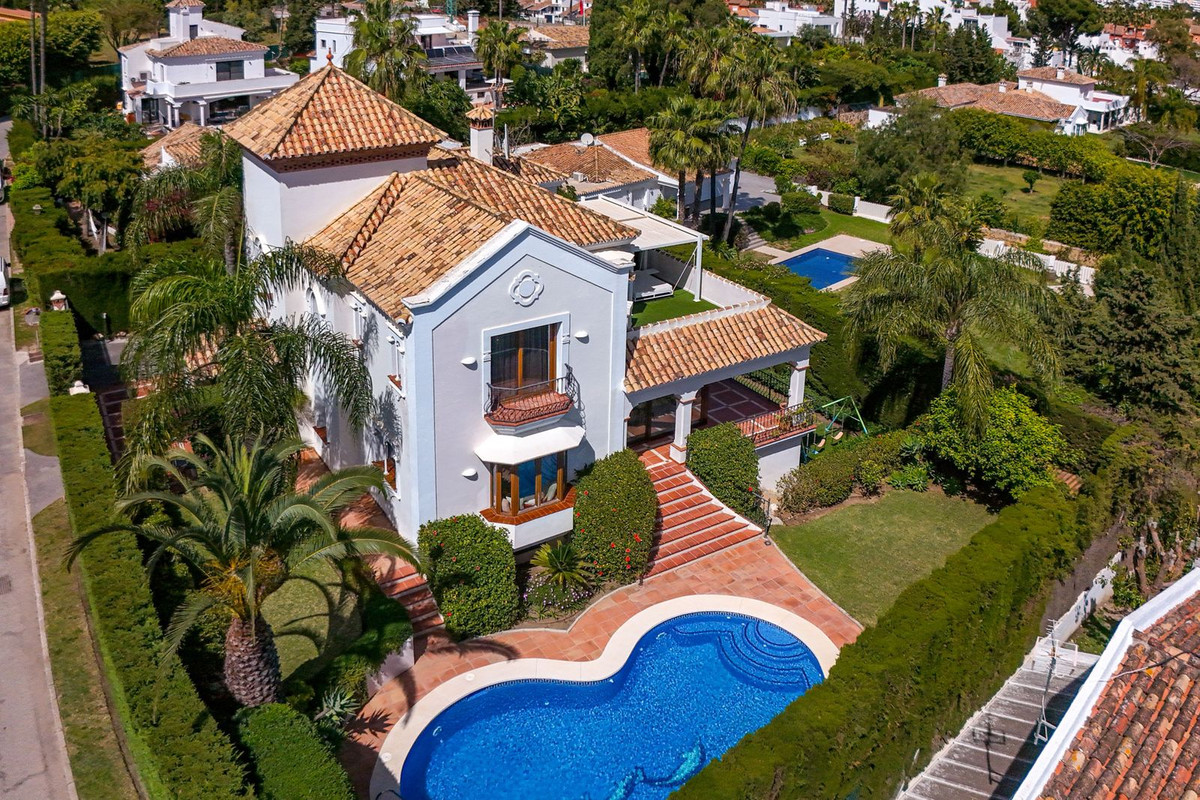 4 Bedroom Villa in Estepona