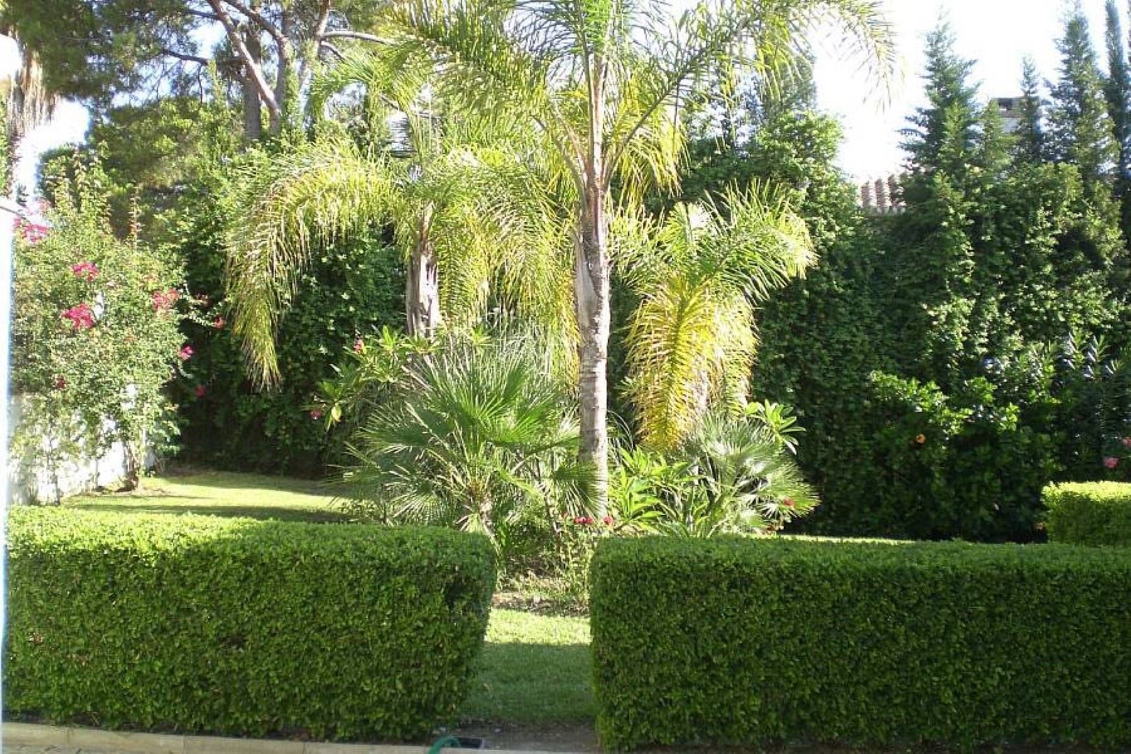 6 Bedroom Villa in Marbella - Photo 9