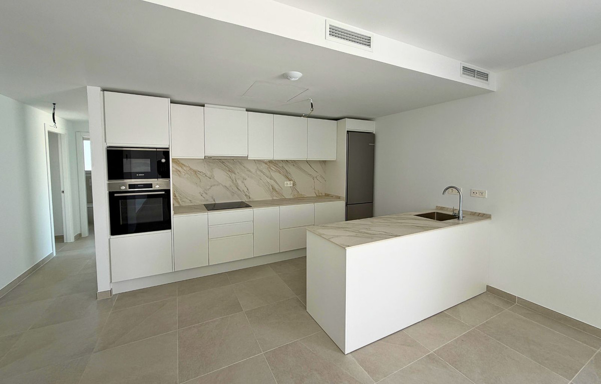 2 Bedroom Penthouse in Mijas - Photo 11