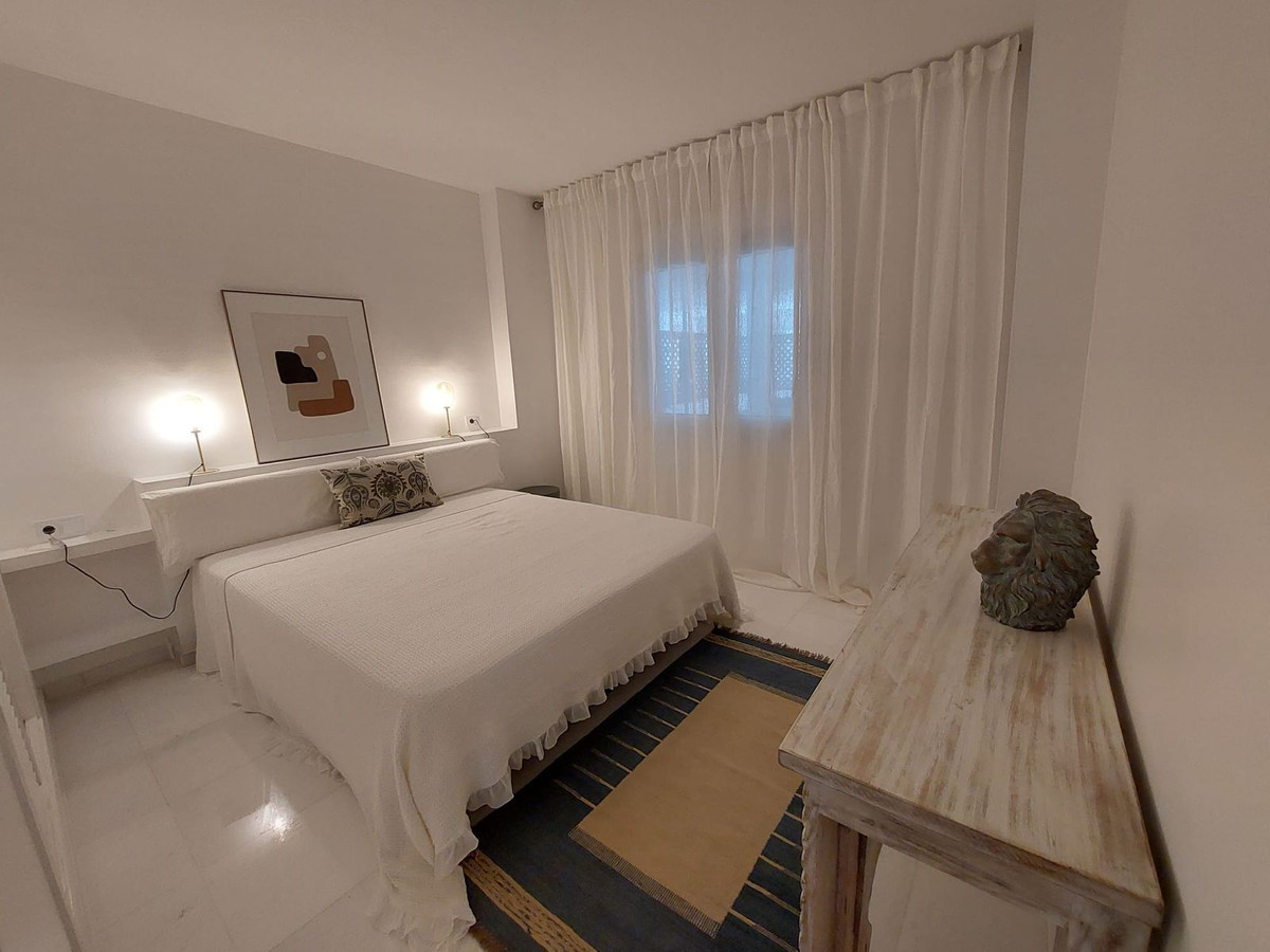 3 Bedroom Apartment in Marbella - Photo 7