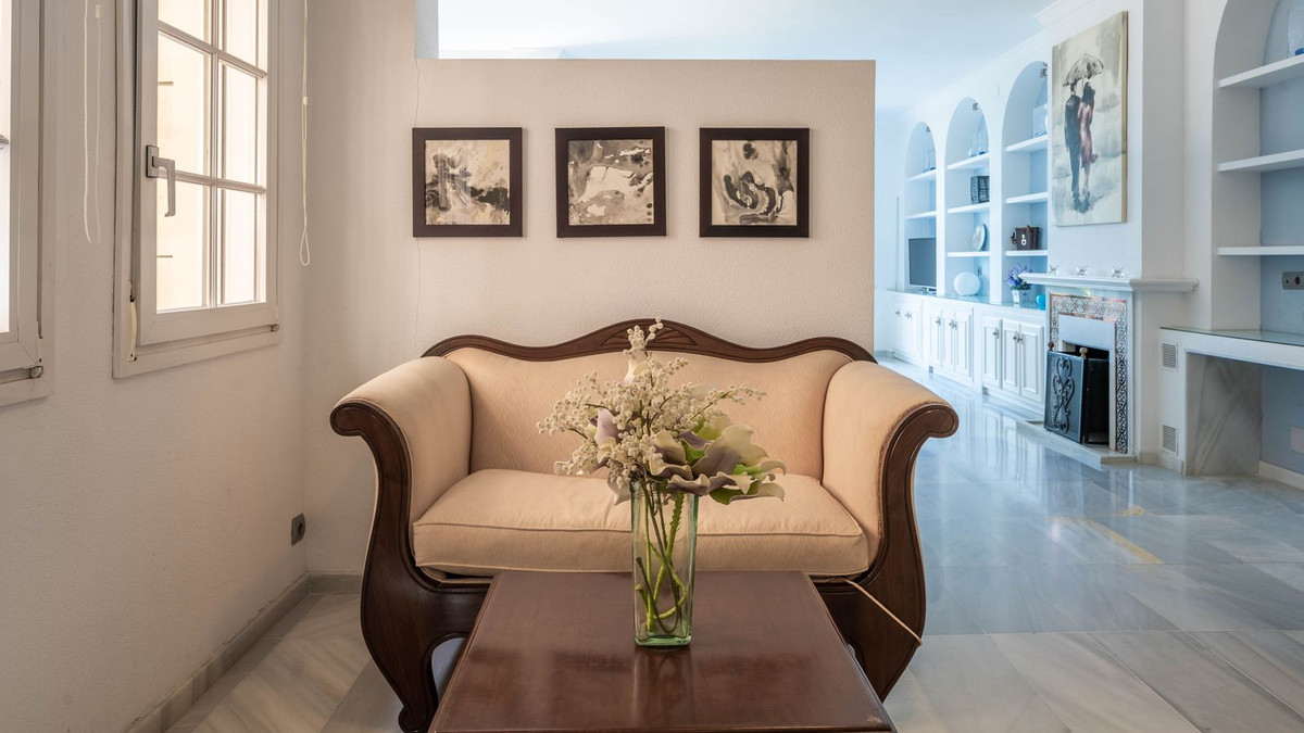 5 Bedroom Villa in Estepona - Photo 19