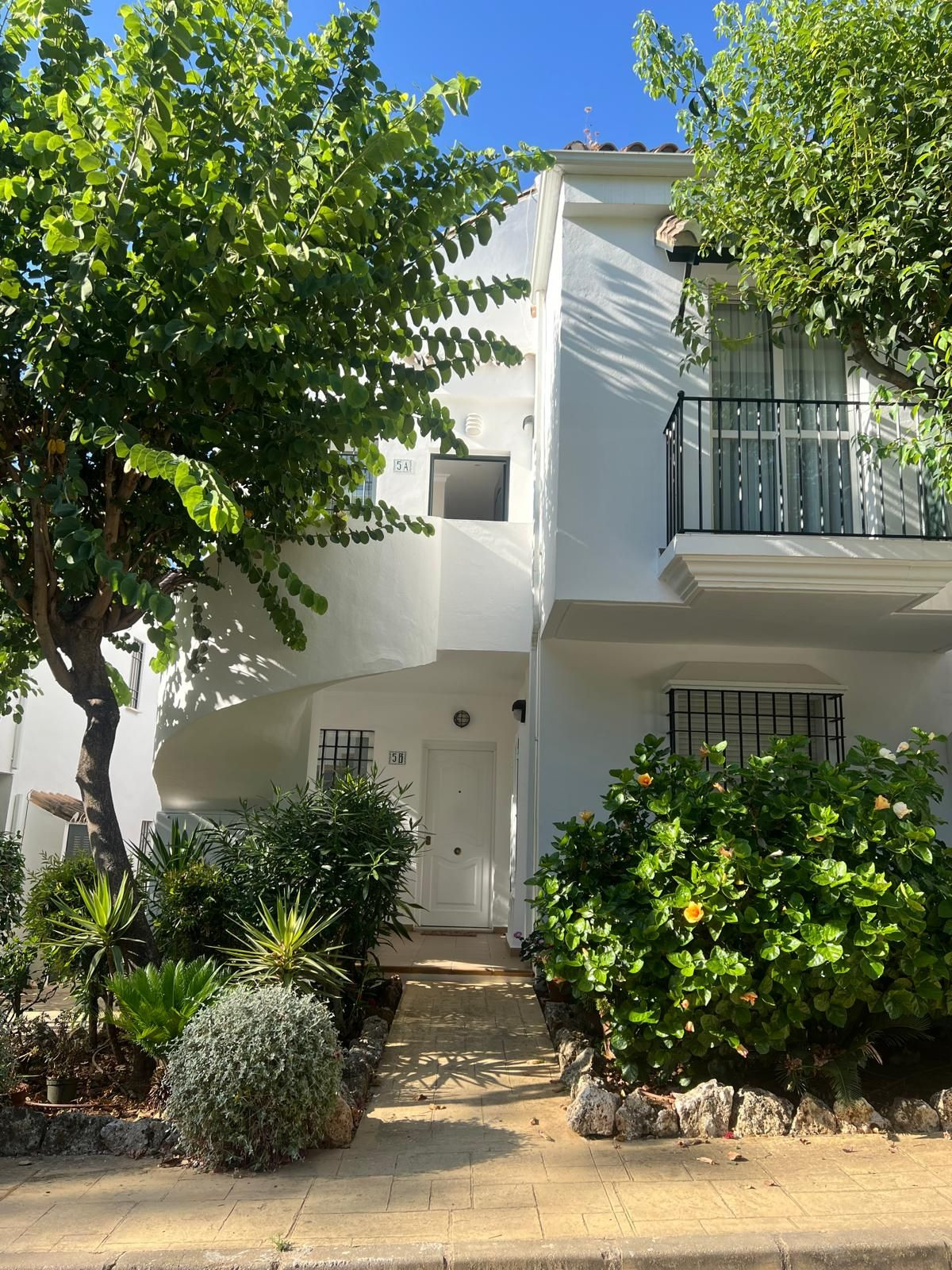 2 Bedroom Apartment in Marbella - Photo 12