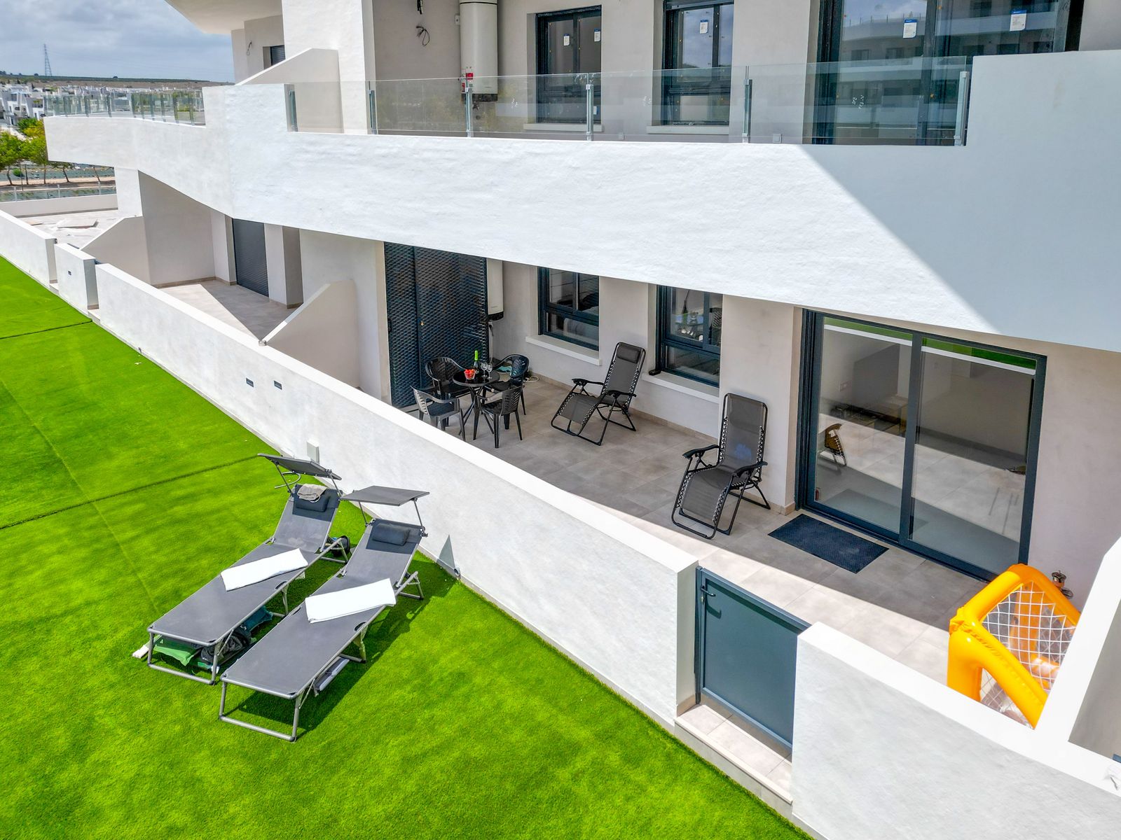 Apartamento com 2 quartos com piscina em Alicante, Espanha – Foto 1