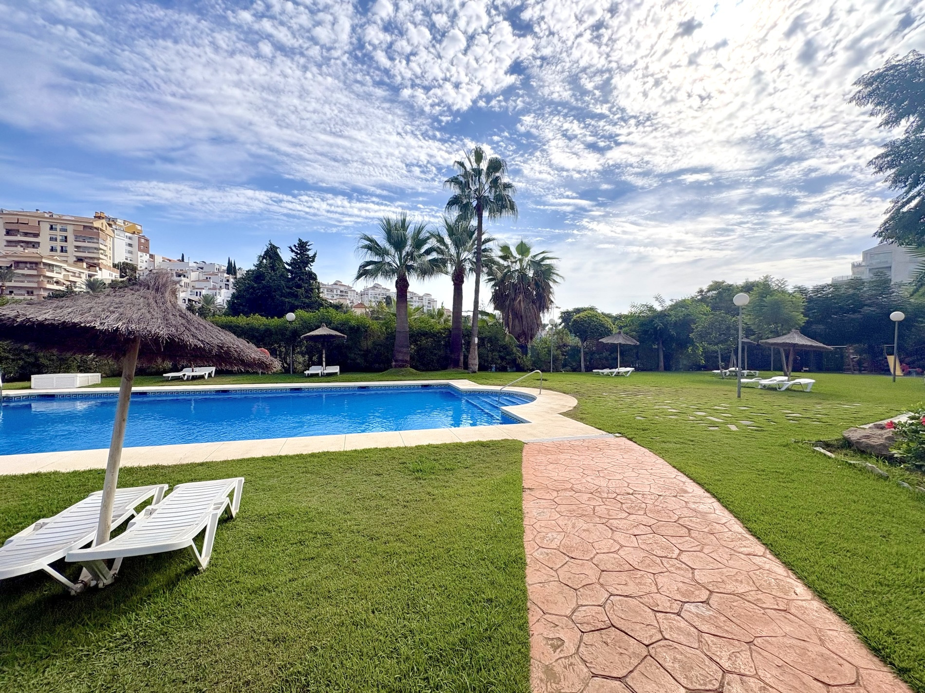 2 Bedroom Apartment in Benalmádena - Photo 4