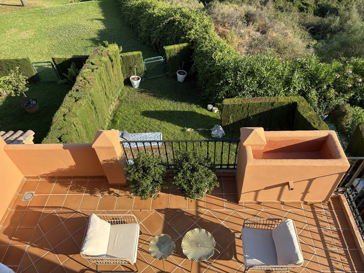 4 Bedroom Townhouse in Benahavís - Photo 19