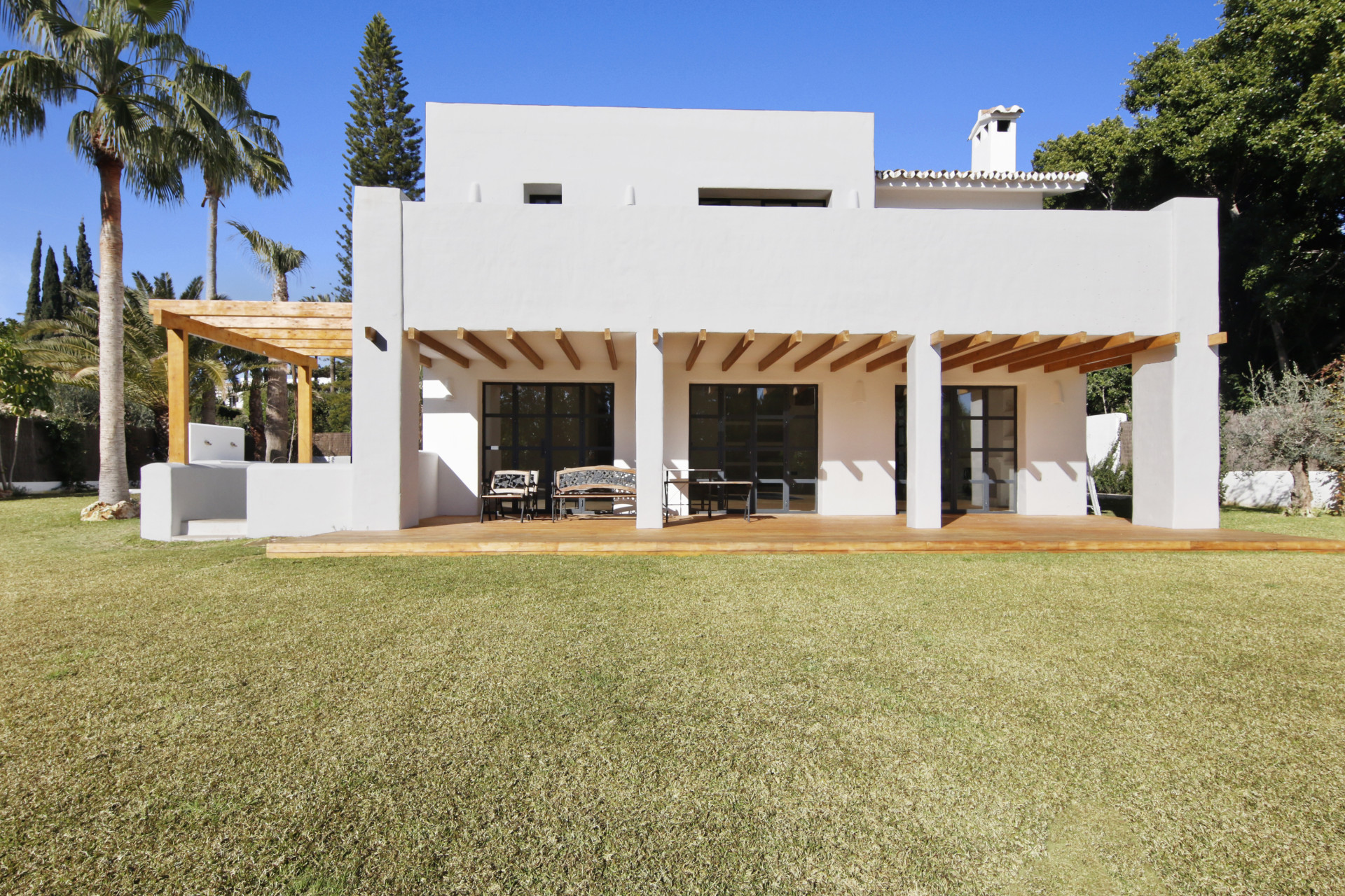 5 Bedroom Villa in Marbella - Photo 27