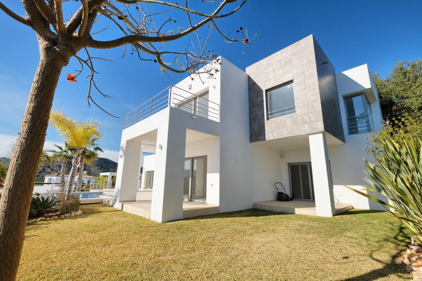4 Bedroom Villa in Benahavís - Фото 2