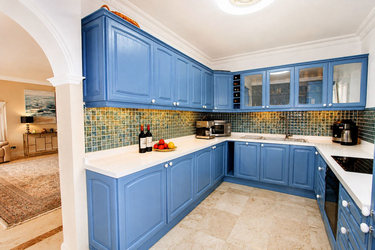 4 Bedroom Villa in Marbella - Photo 17