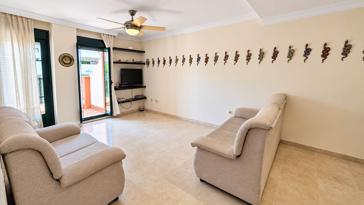3 Bedroom Apartment in Estepona - Foto 6