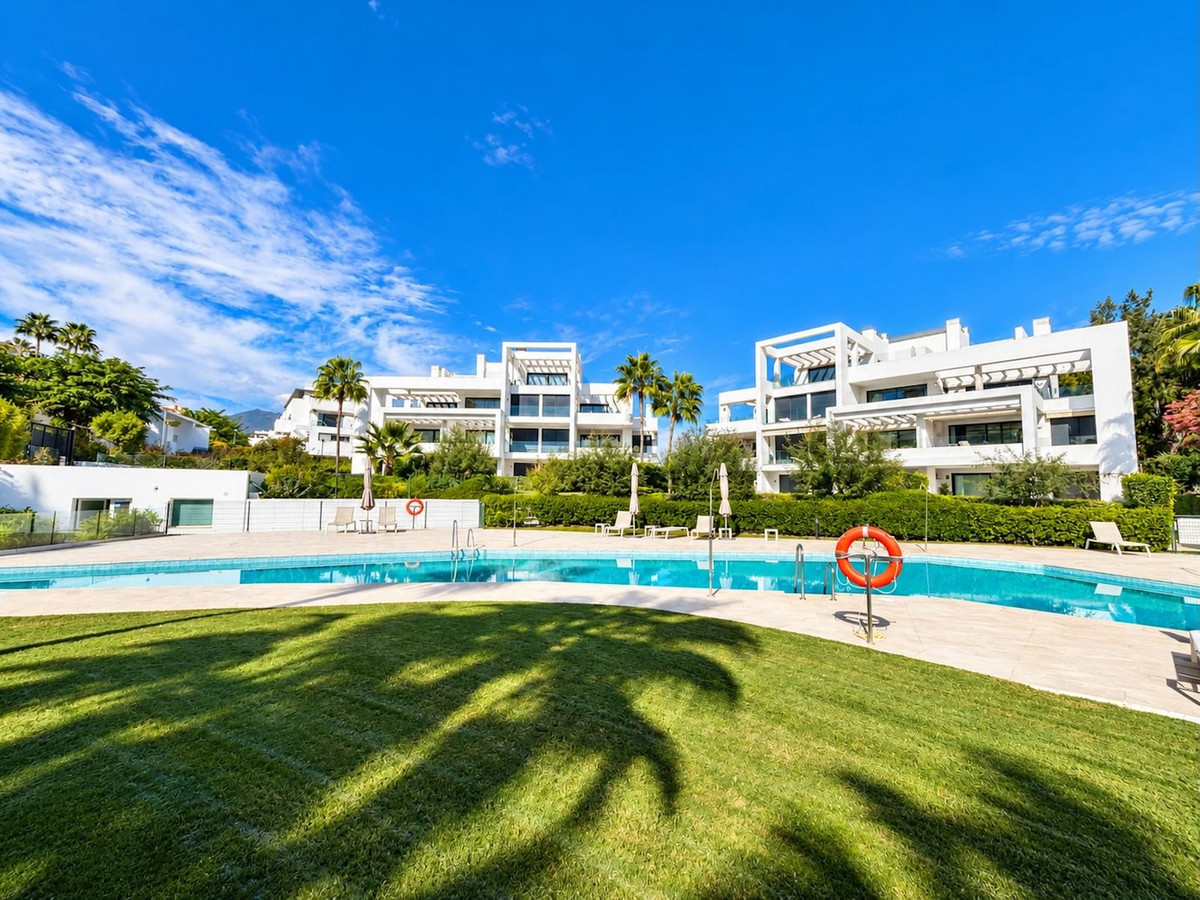 3 Bedroom Penthouse in Benahavís - Photo 11