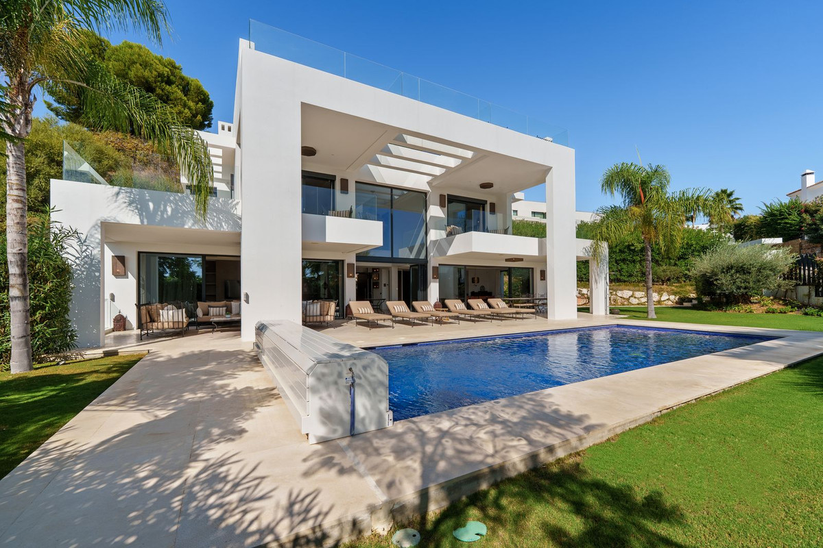 6 Bedroom Villa in Marbella - Photo 24
