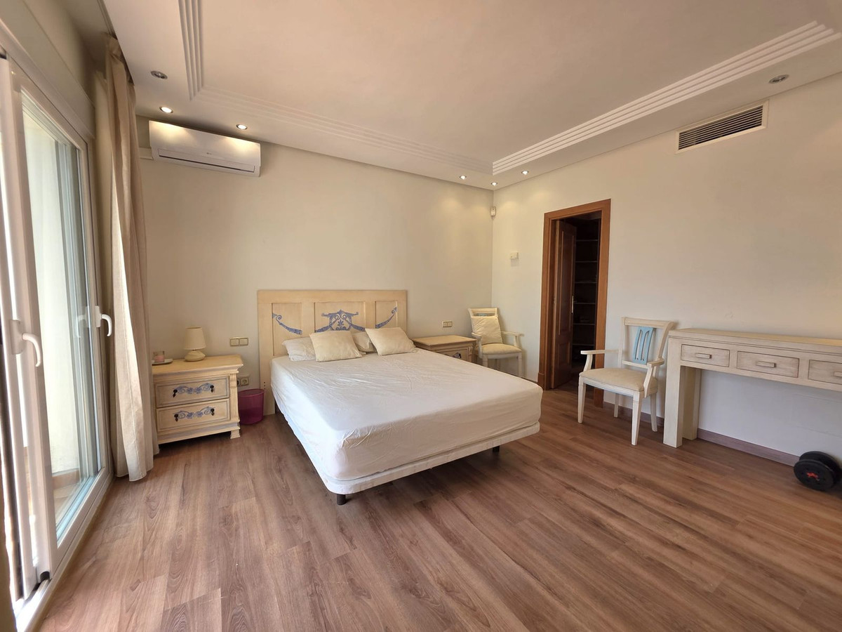 3 Bedroom Townhouse in Estepona - Photo 22