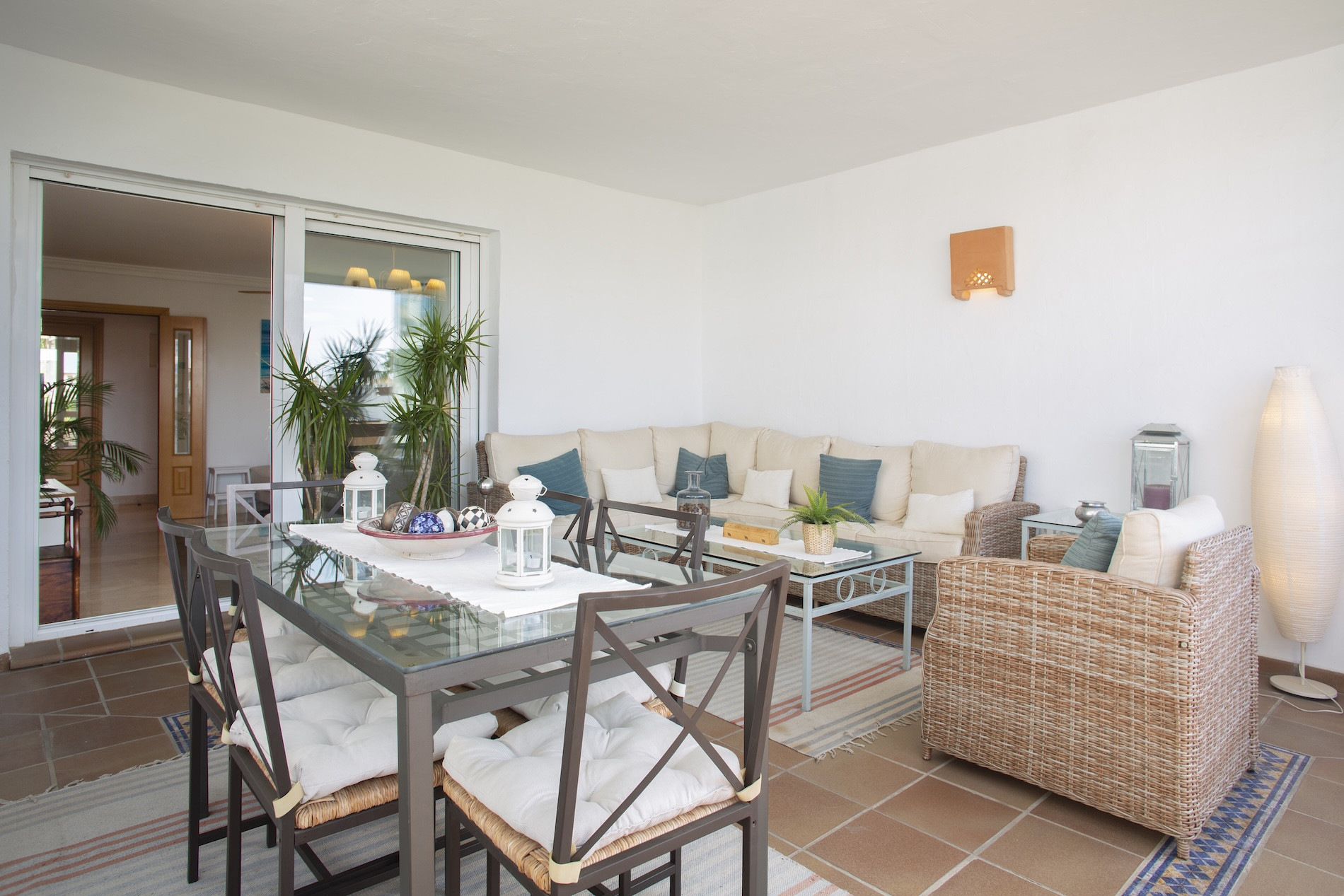 2 Bedroom Apartment in Estepona - Photo 10
