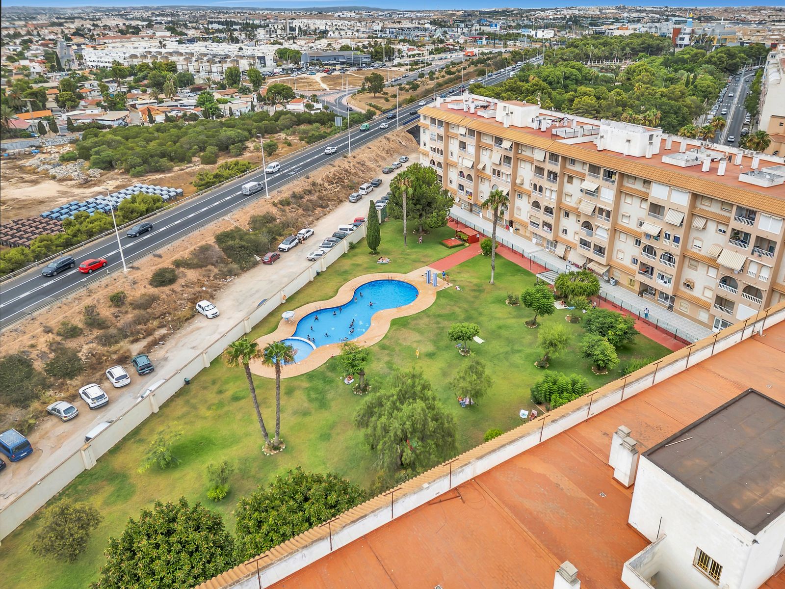 Apartamento com 1 quarto com piscina em Alicante, Espanha – Foto 1