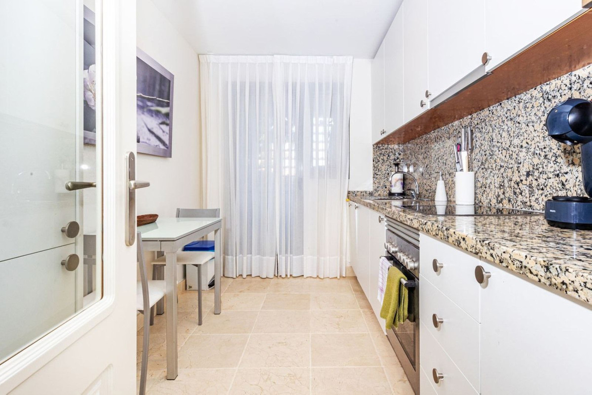 2 Bedroom Apartment in Benahavís - Фото 10