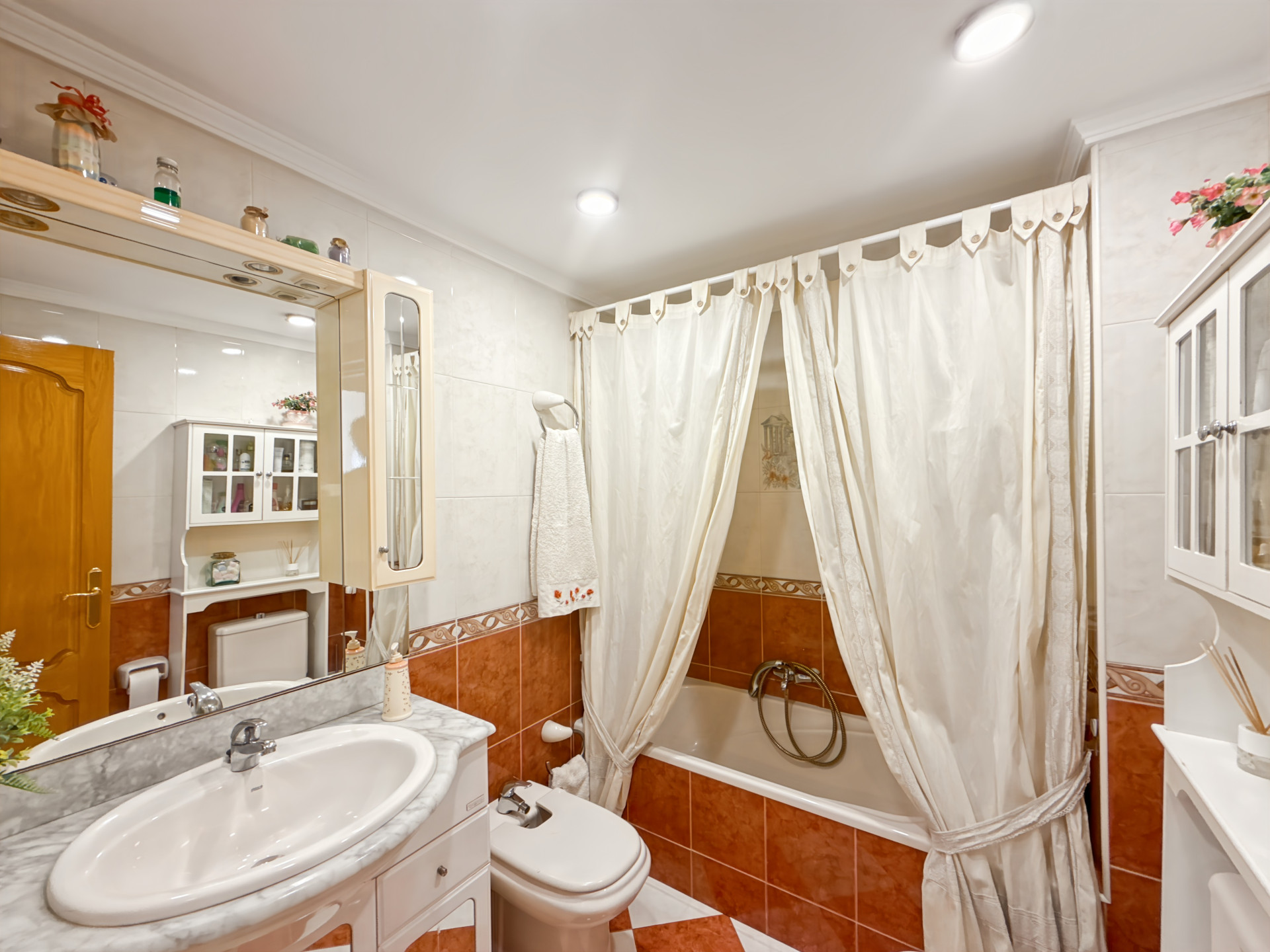 4 Bedroom Apartment in Málaga - Foto 26