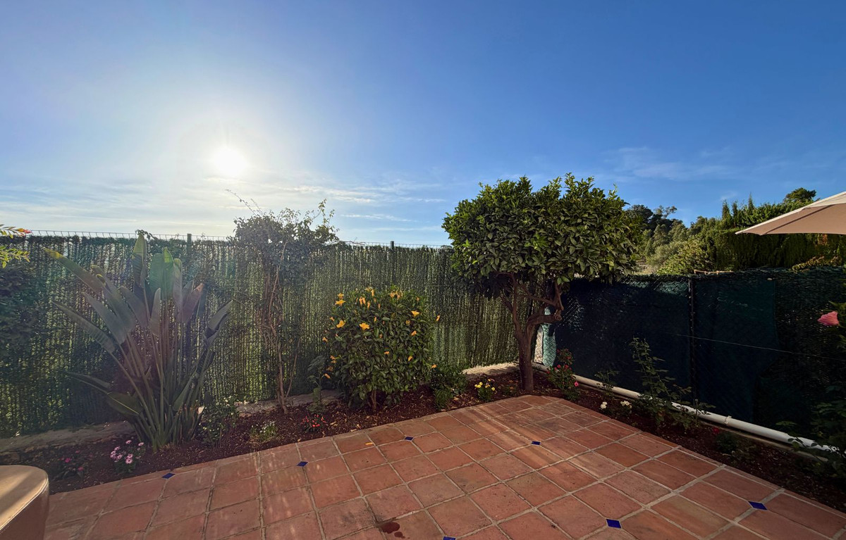 3 Bedroom Townhouse in Marbella - Photo 3