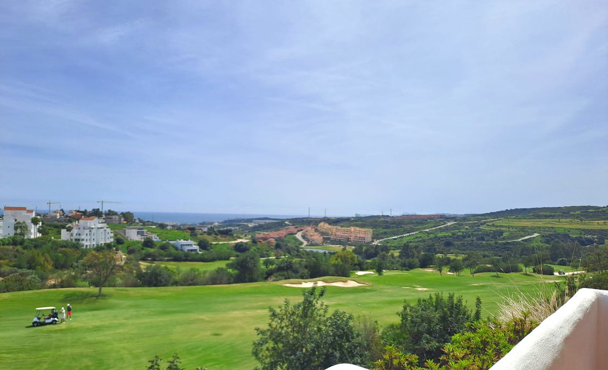 2 Bedroom Apartment in Estepona - Photo 19