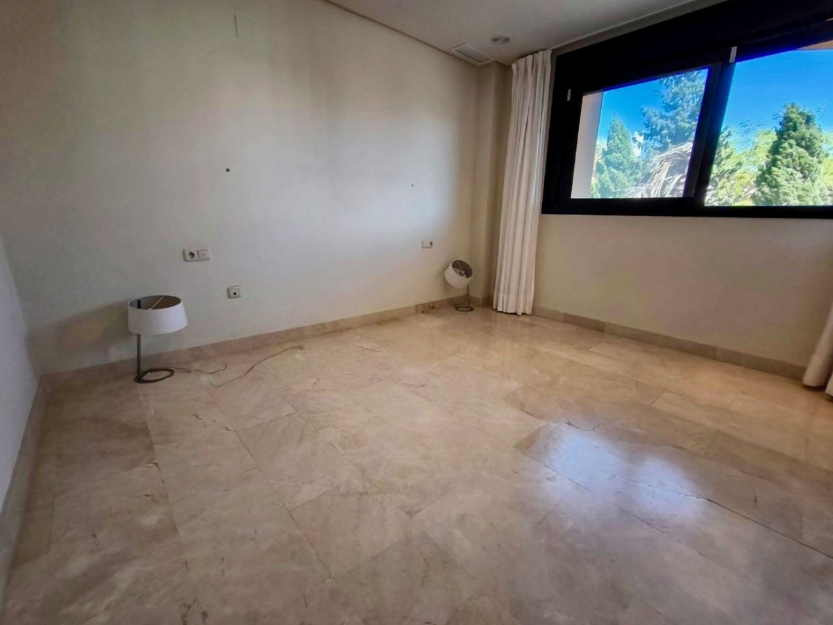 Piso de 2 dormitorios con piscina en Málaga – Foto 15