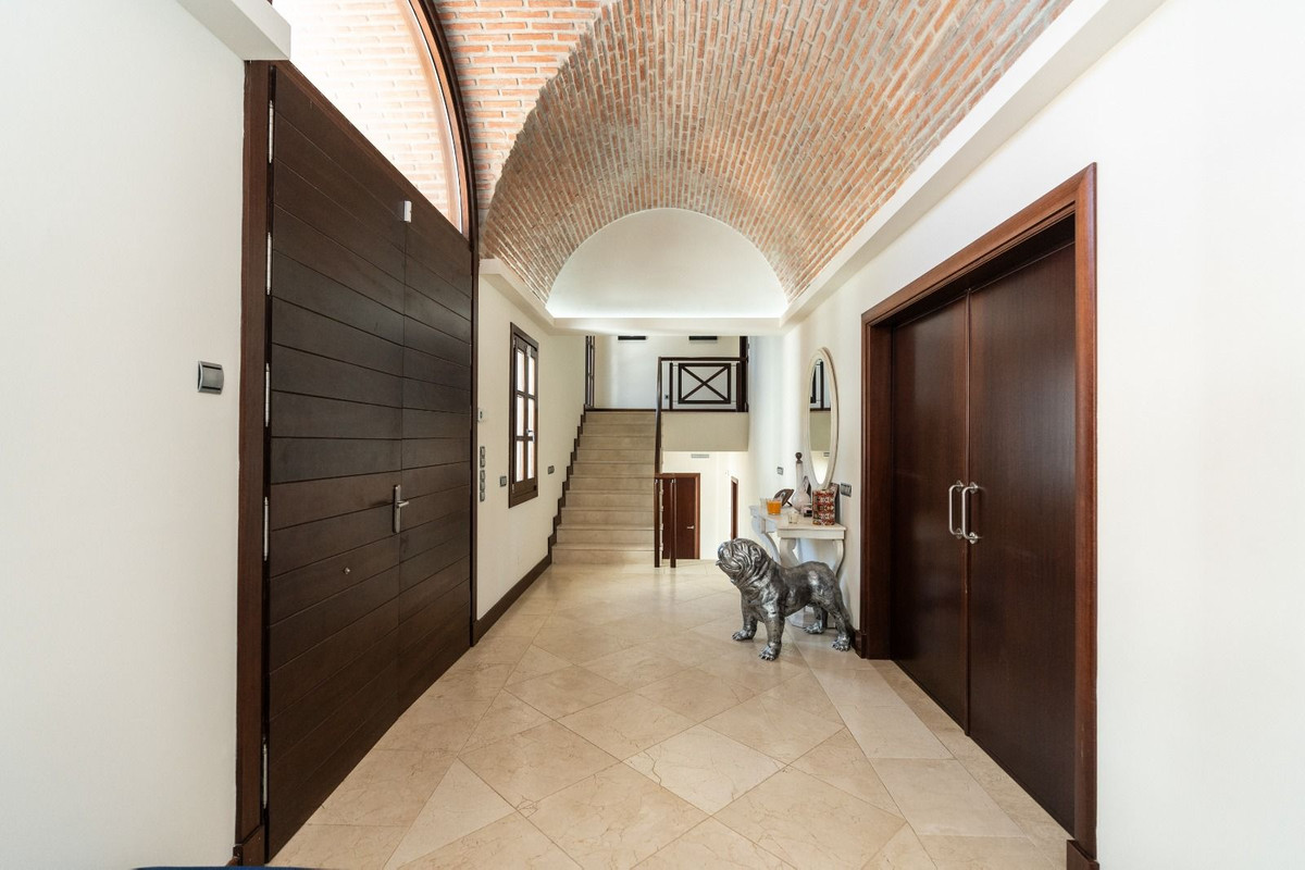 5 Bedroom Villa in Benahavís - Фото 7