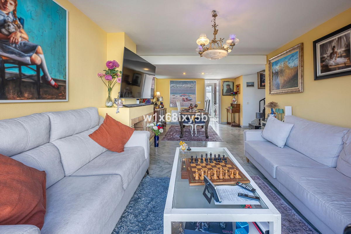 3 Bedroom Townhouse in Estepona - Фото 9