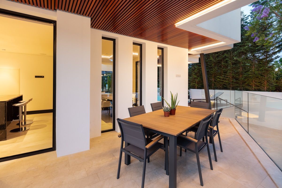 5 Bedroom Villa in Marbella - Photo 10