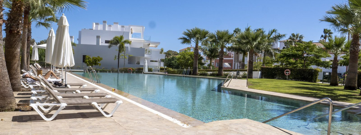 2 Bedroom Apartment in Estepona - Photo 18