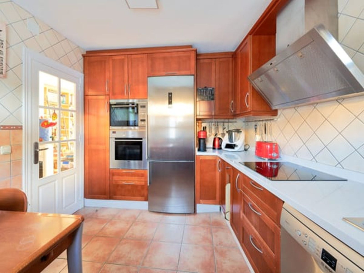 3 Bedroom Townhouse in Marbella - Photo 15