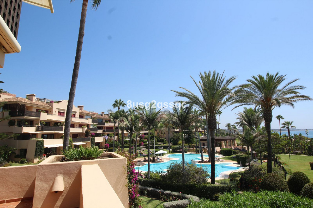 3 Bedroom Penthouse in Estepona - Photo 18