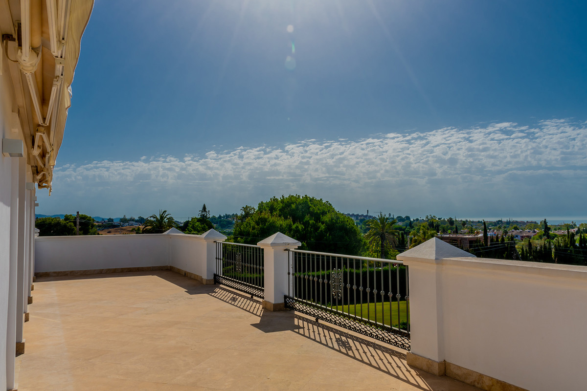 5 Bedroom Villa in San Pedro de Alcántara - Photo 37