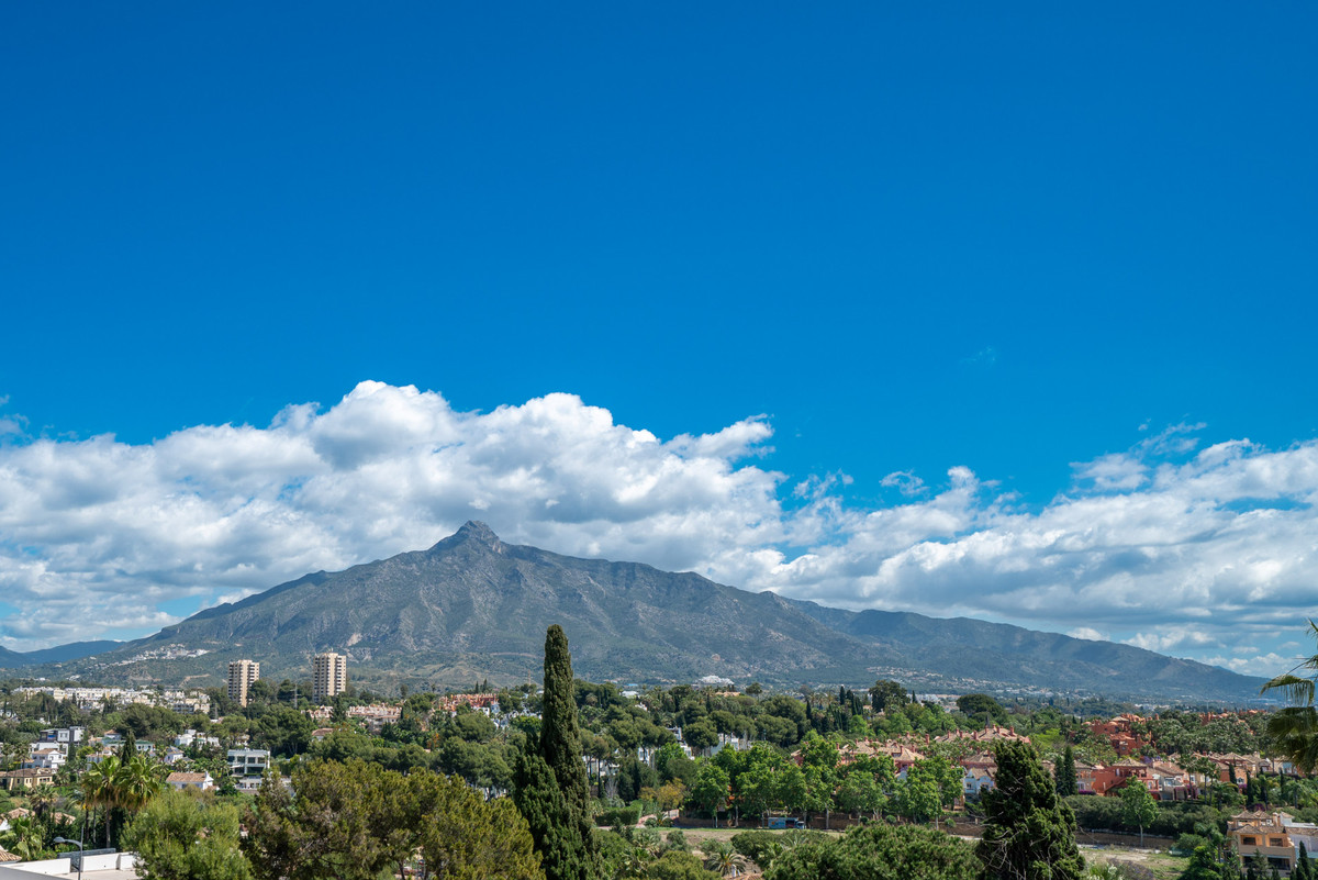3 Bedroom Apartment in Marbella - Photo 33