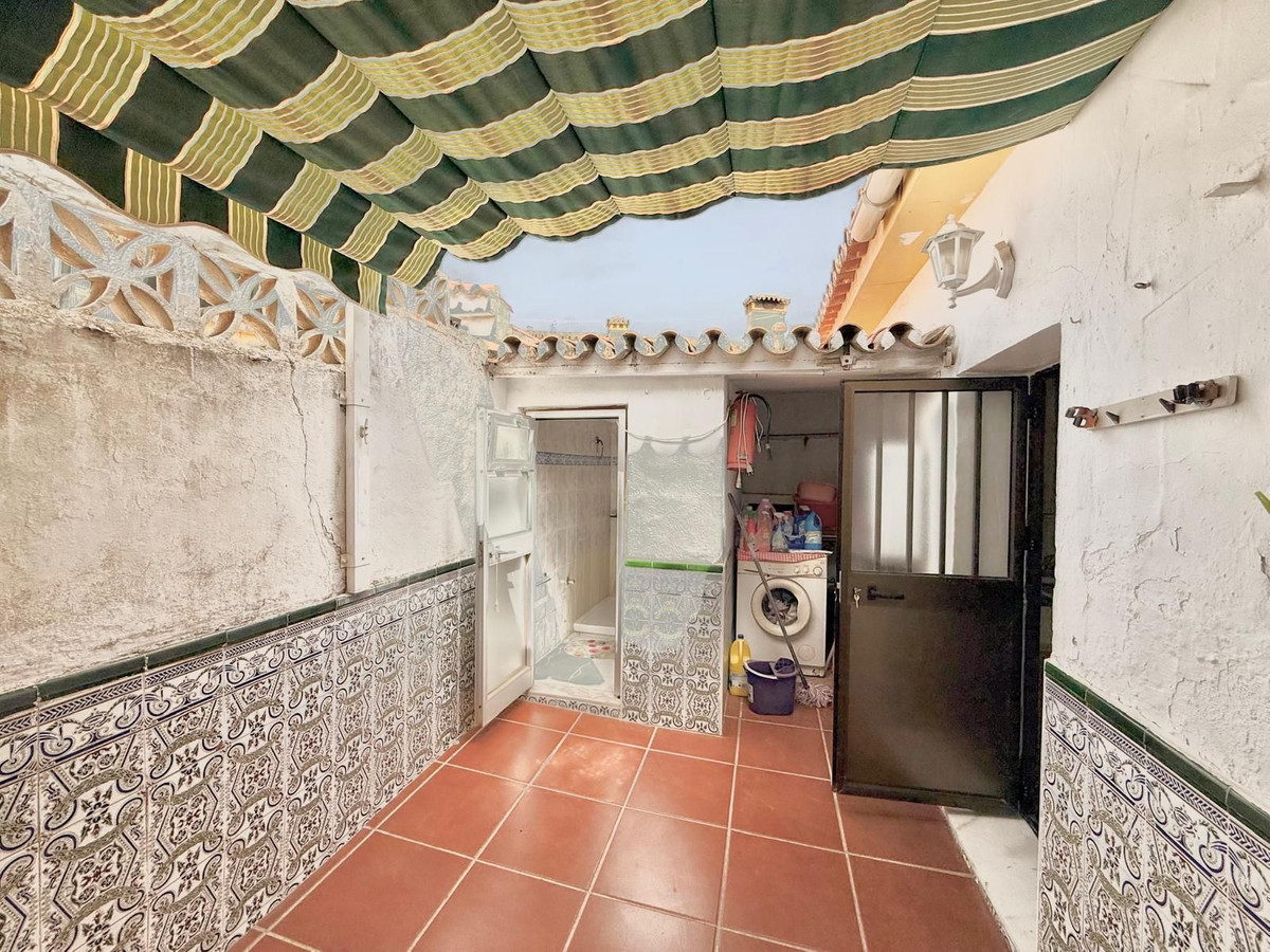 4 Bedroom Villa in Mijas - Photo 4