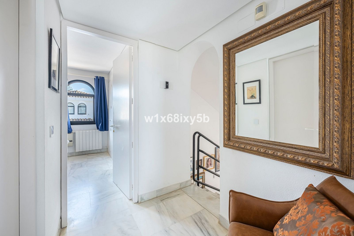 3 Bedroom Townhouse in Estepona - Фото 23