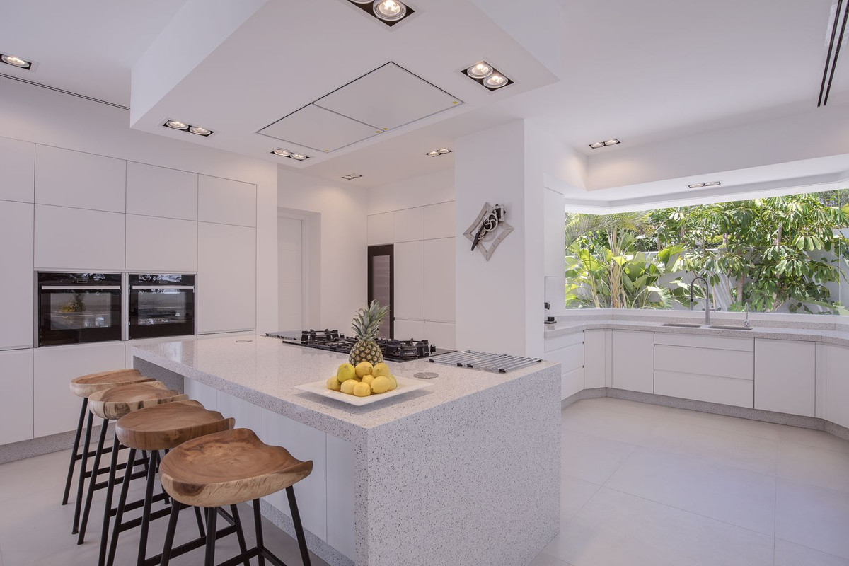 6 Bedroom Villa in San Pedro de Alcántara - Foto 24