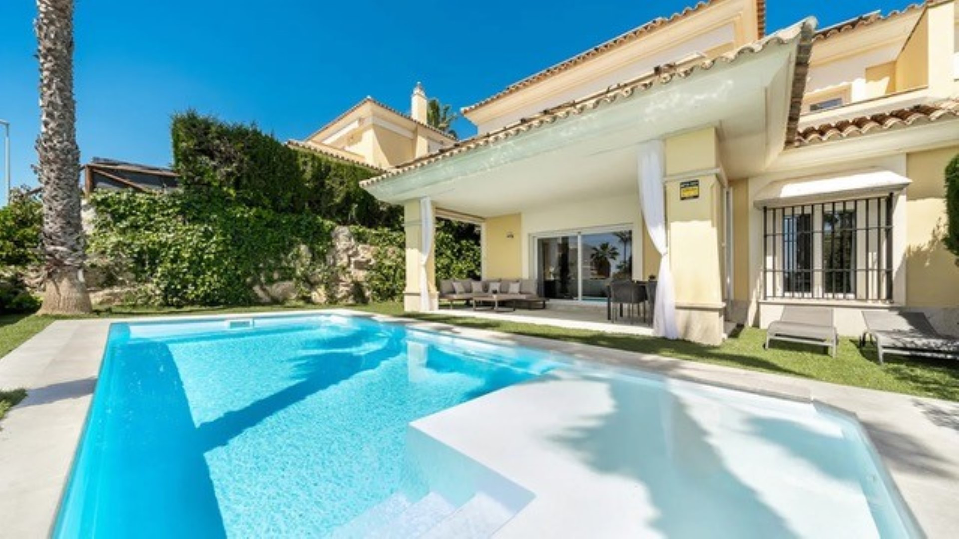 4 Bedroom Villa in Marbella - Photo 10