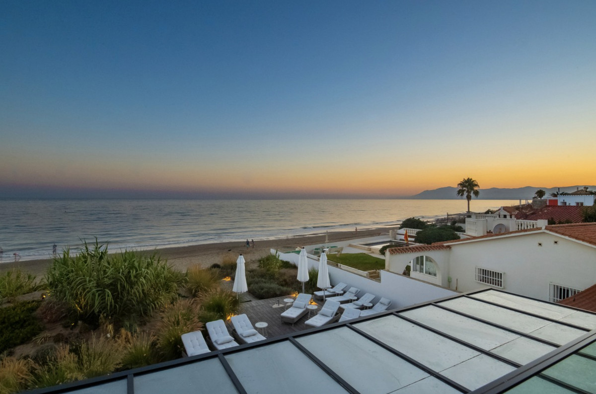 6 Bedroom Villa in Marbella - Photo 13