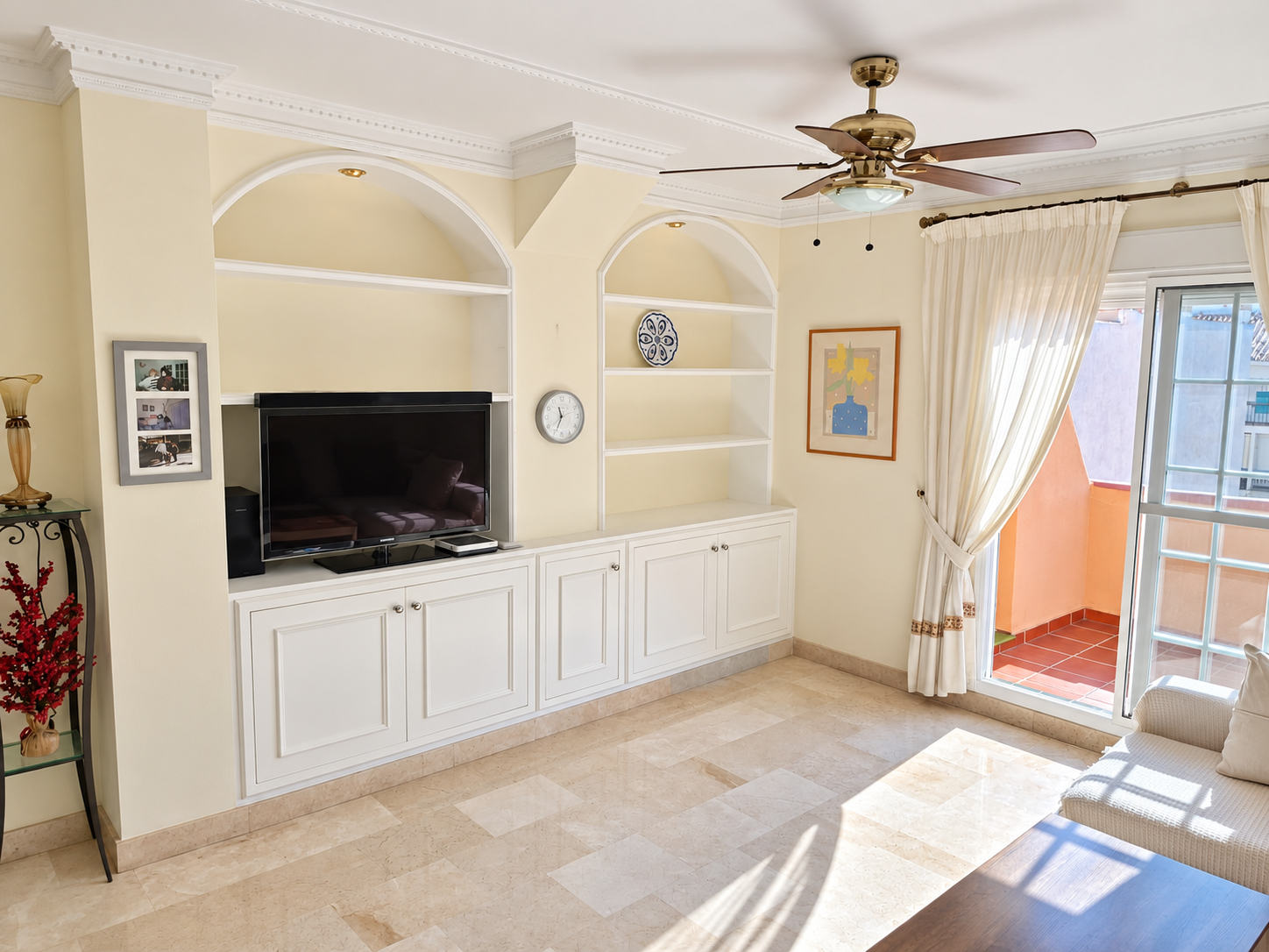 2 Bedroom Penthouse in Fuengirola - Photo 2