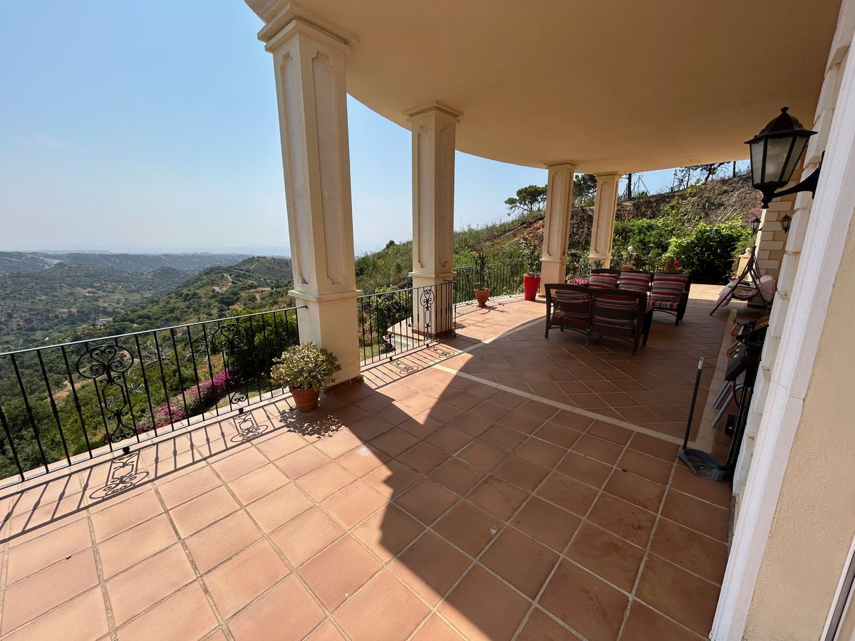 7 Bedroom Villa in Estepona - Photo 11