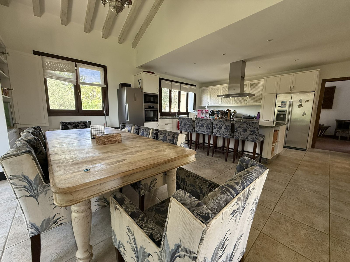 5 Bedroom Villa in Sotogrande - Photo 24