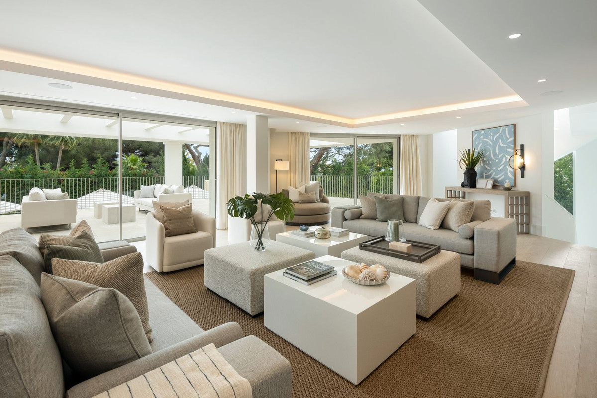 6 Bedroom Villa in Marbella - Photo 6