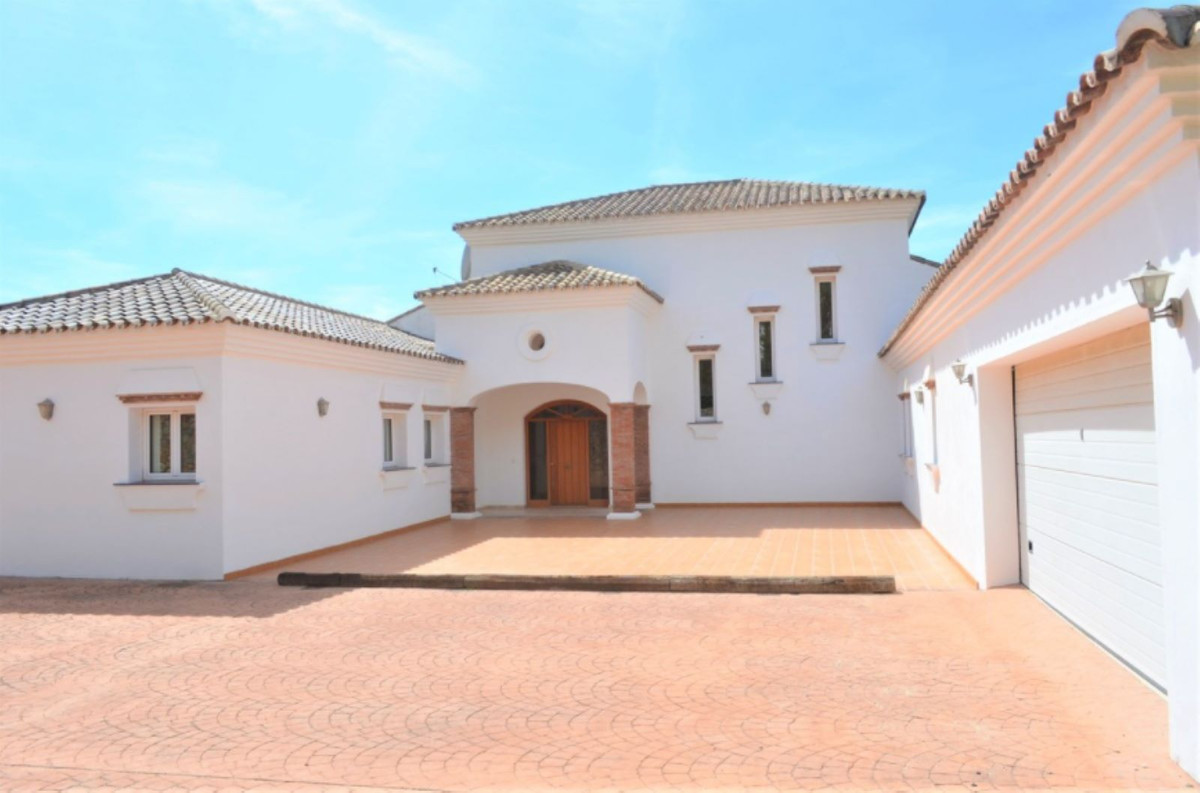 5 Bedroom Villa in Mijas - Photo 3