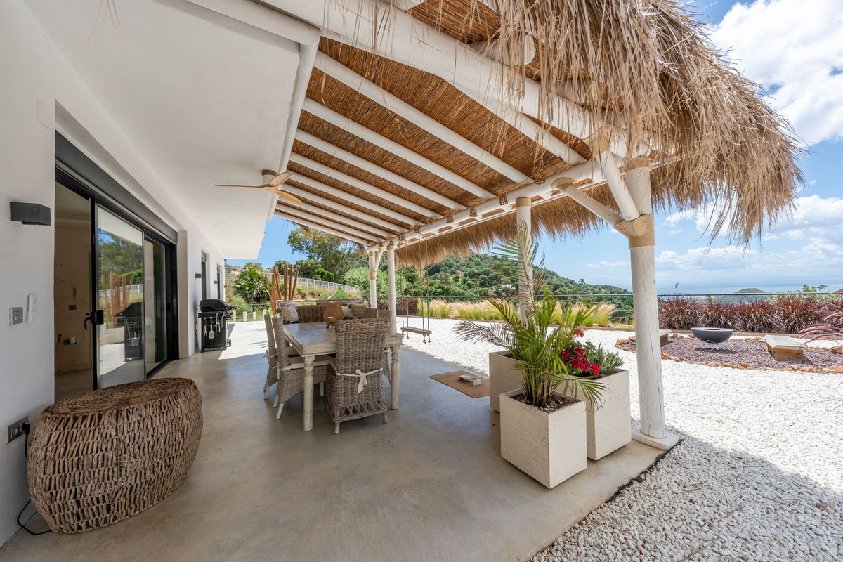 2 Bedroom Villa in Marbella - Photo 29