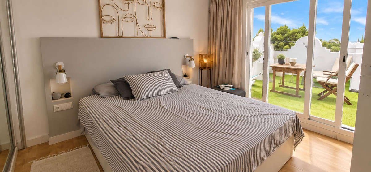 2 Bedroom Townhouse in Marbella - Photo 16