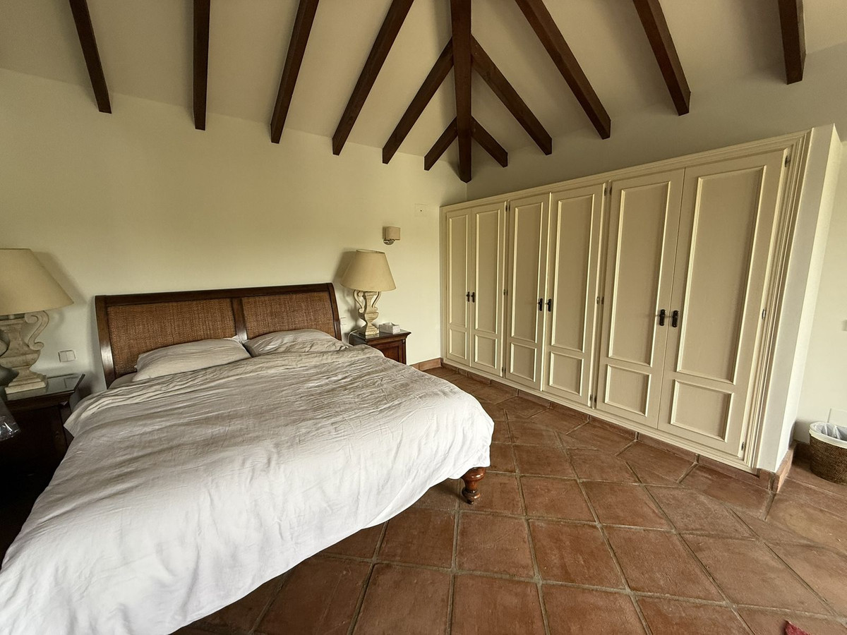 5 Bedroom Villa in Sotogrande - Photo 18